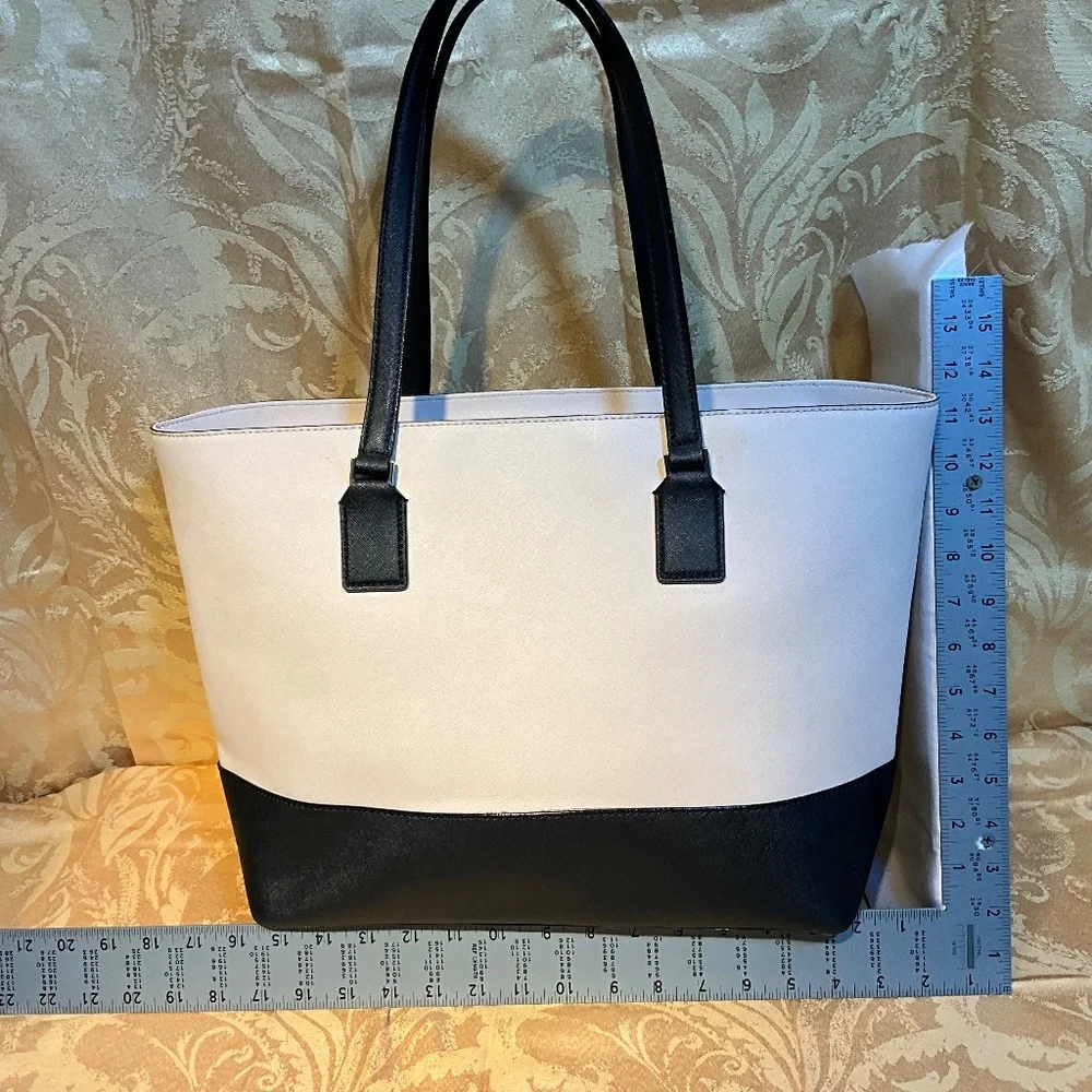 Kate Spade off white/grayish and black tote. D1Ab